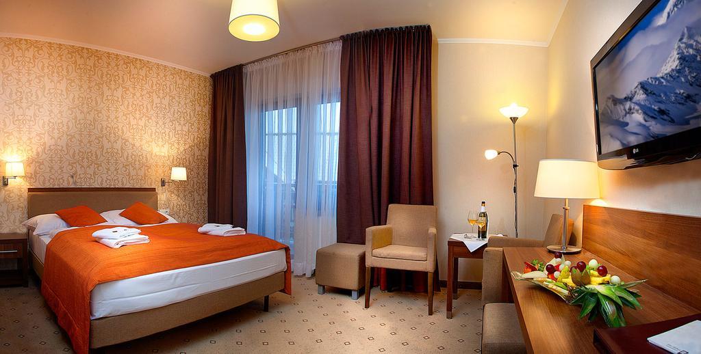 Double Room,371094631:JPEG