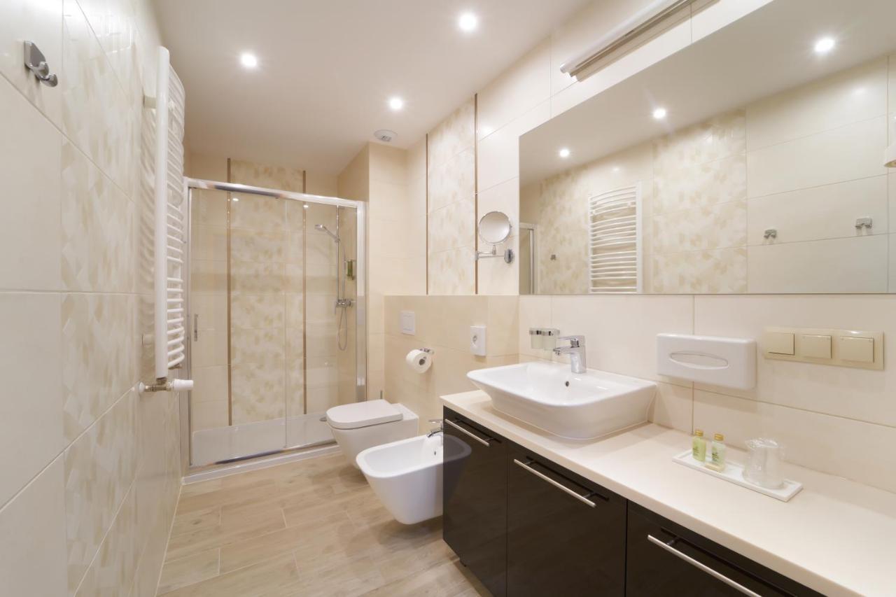 Superior Apartment,994651609:JPEG